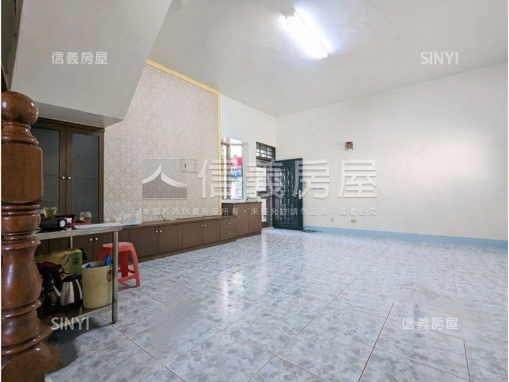 仁武低總價坡平透天房屋室內格局與周邊環境