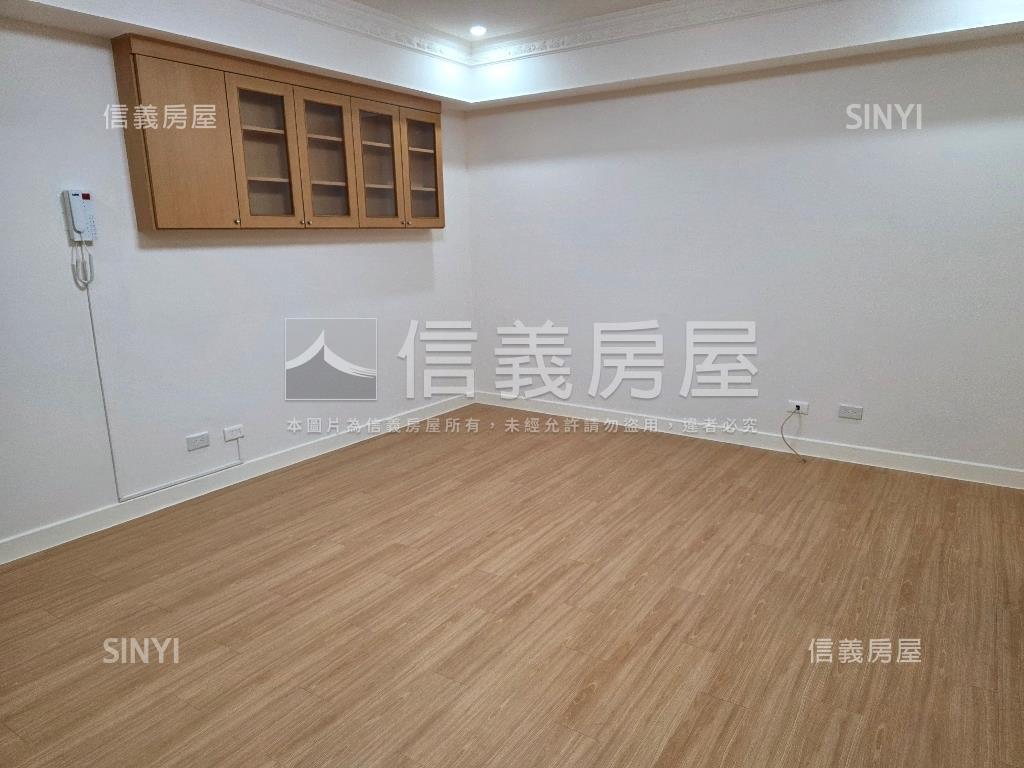 大喜喜事２房坡平車位房屋室內格局與周邊環境