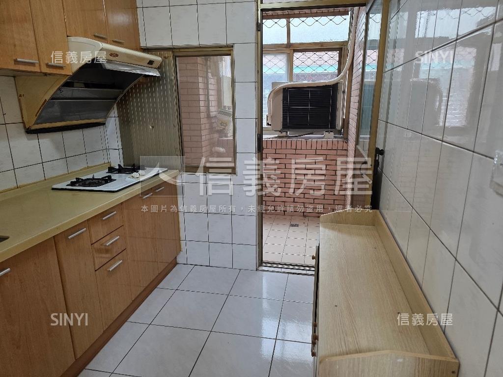 大喜喜事２房坡平車位房屋室內格局與周邊環境