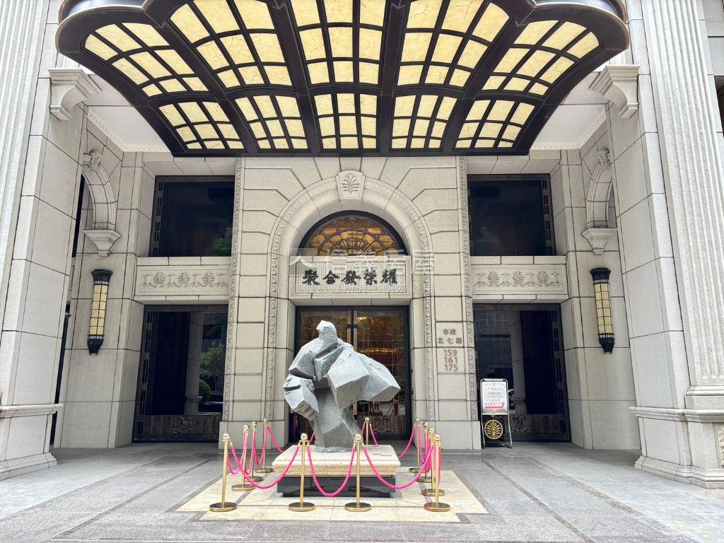 聚合發榮耀典雅大三房房屋室內格局與周邊環境