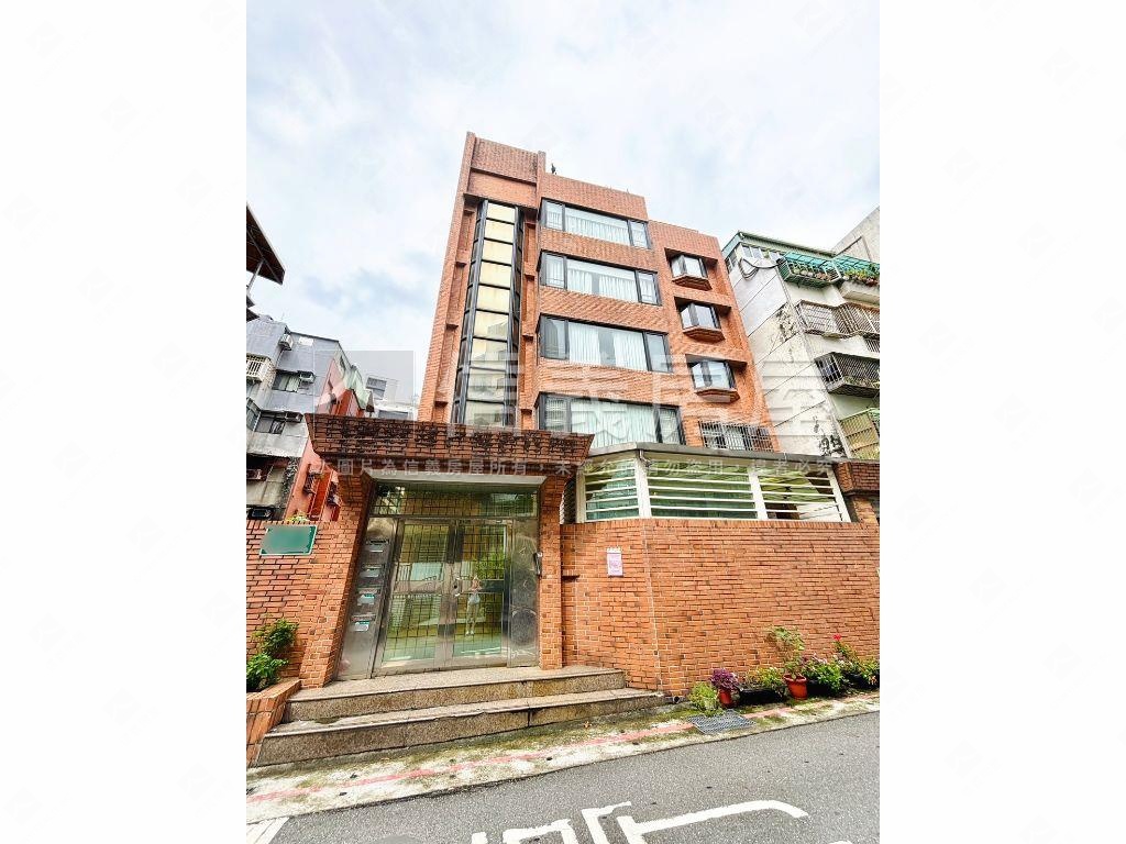 奇岩鳥語花香奇岩電梯房屋室內格局與周邊環境