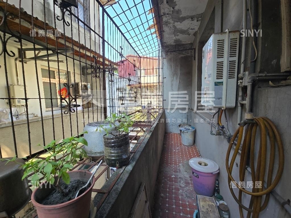 水源路專任雙併邊間房屋室內格局與周邊環境