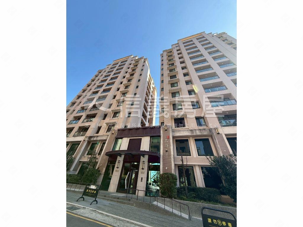 南屯品蔚兩房車位房屋室內格局與周邊環境