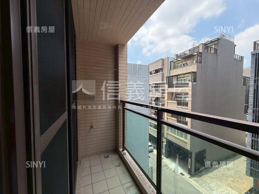 嶺東品蔚兩房附車位房屋室內格局與周邊環境