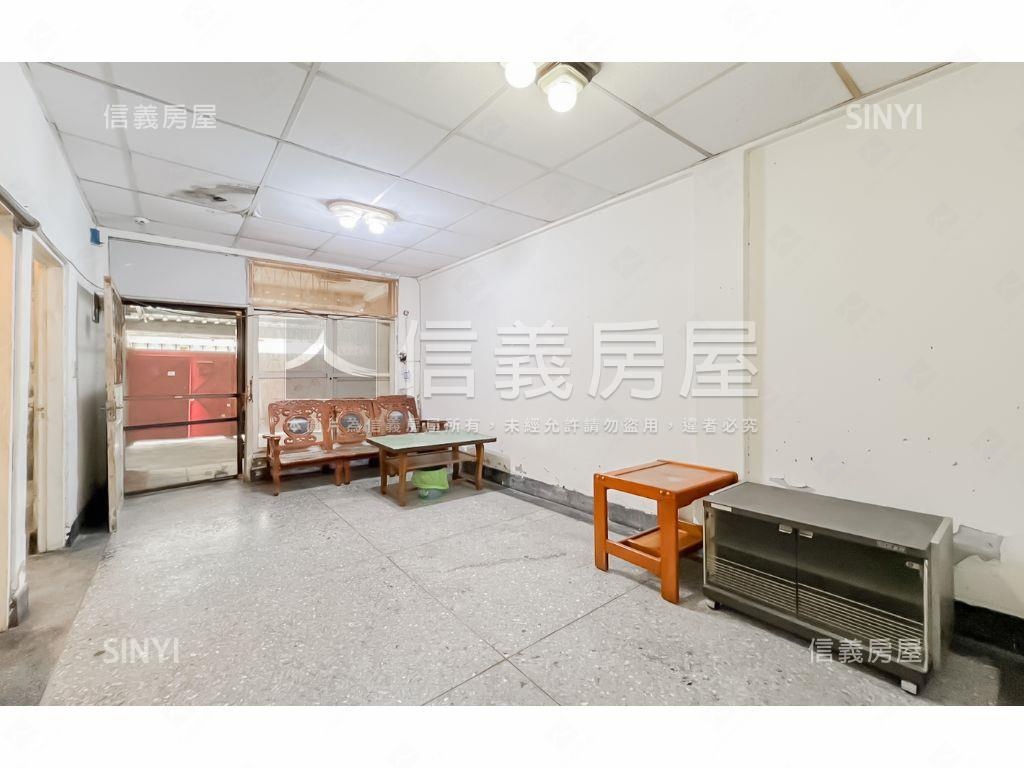 近水湳經貿園區臨路透天房屋室內格局與周邊環境
