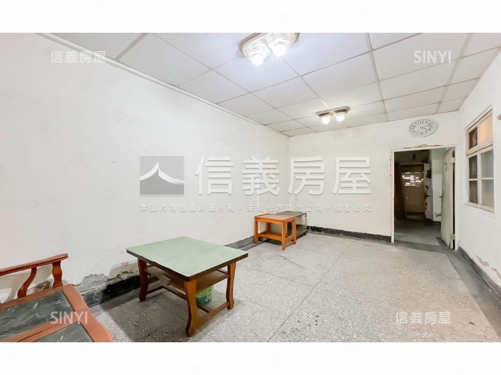 近水湳經貿園區臨路透天房屋室內格局與周邊環境