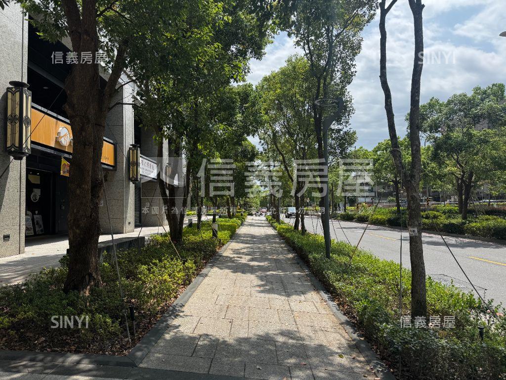 左岸ＣＡＳＡ黃金店面房屋室內格局與周邊環境