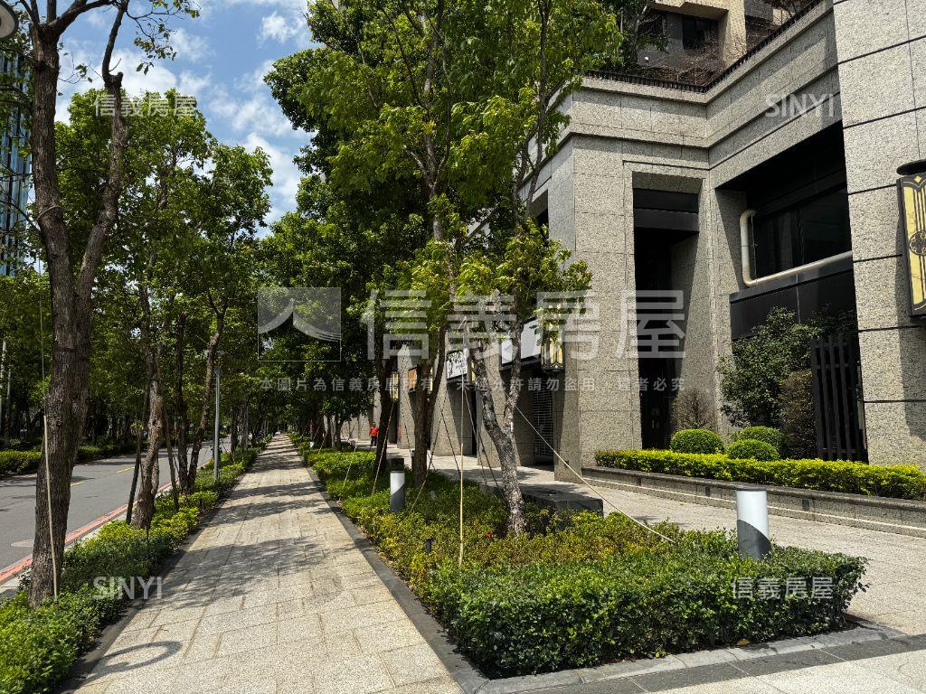 左岸ＣＡＳＡ黃金店面房屋室內格局與周邊環境