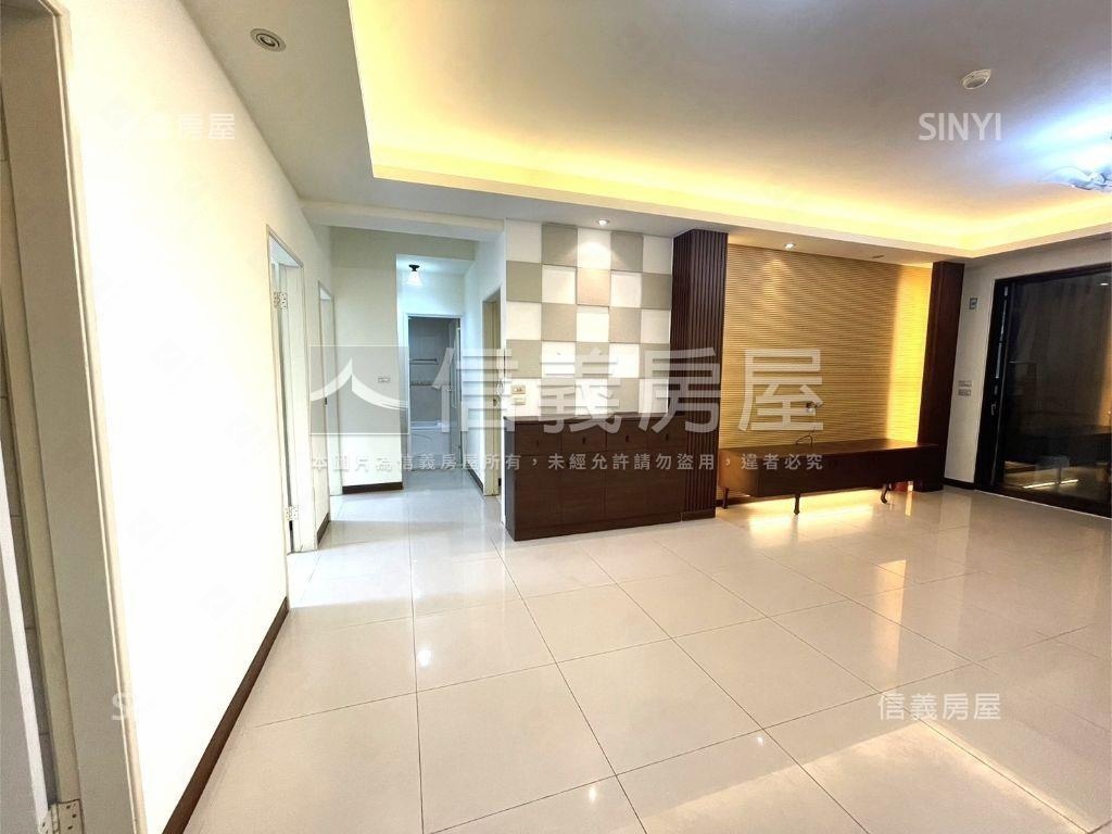 軍功商圈明亮大三房房屋室內格局與周邊環境