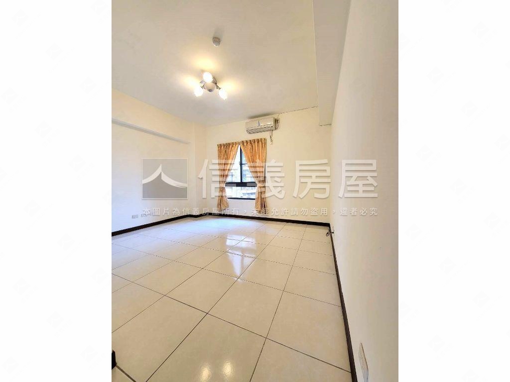 軍功商圈明亮大三房房屋室內格局與周邊環境