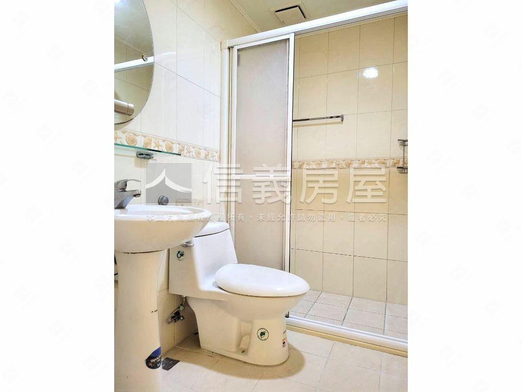 軍功商圈明亮大三房房屋室內格局與周邊環境