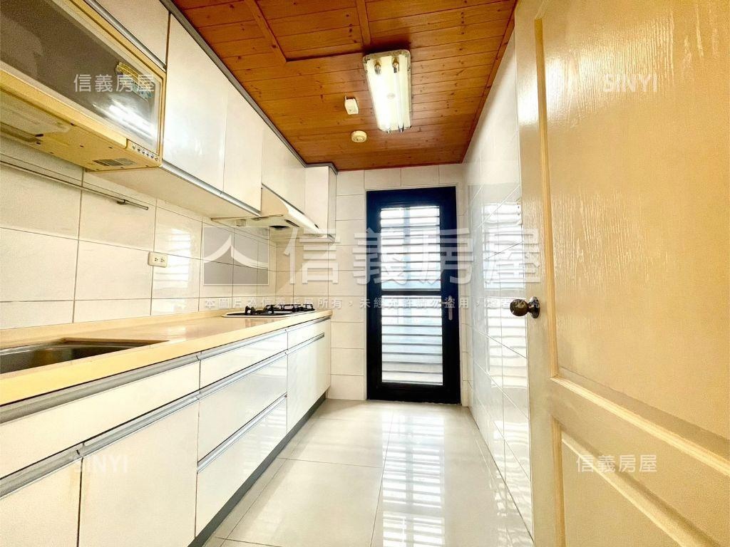 軍功商圈明亮大三房房屋室內格局與周邊環境