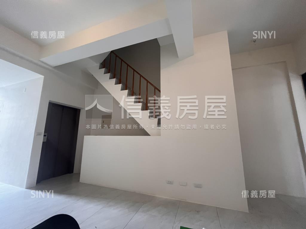 八里蒔光墅新穎電梯透天房屋室內格局與周邊環境