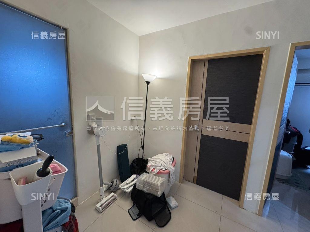 視野絕佳頂樓房屋室內格局與周邊環境