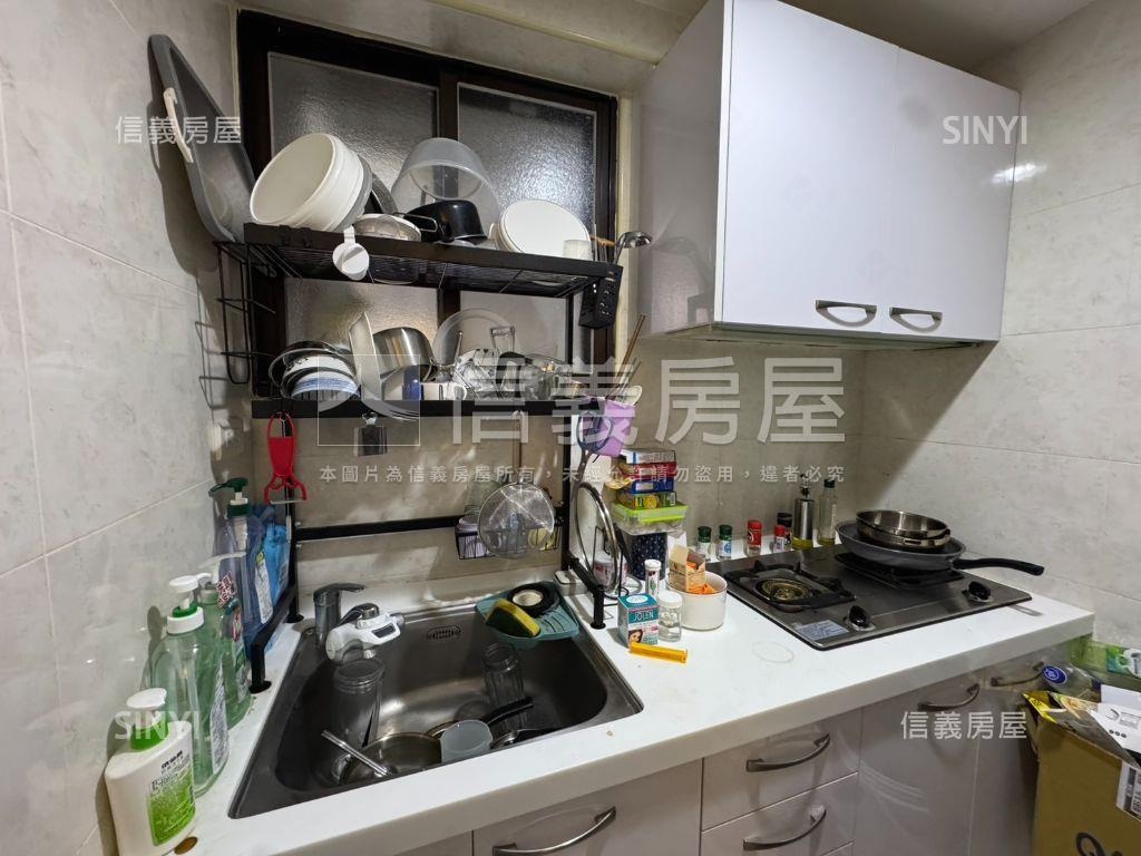 視野絕佳頂樓房屋室內格局與周邊環境