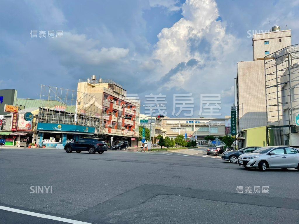 近嘉義車站臨路顯眼店面房屋室內格局與周邊環境