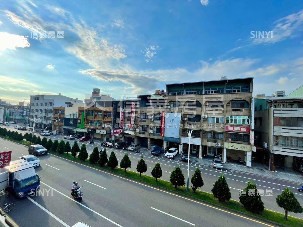 車站商圈臨路顯眼店面房屋室內格局與周邊環境