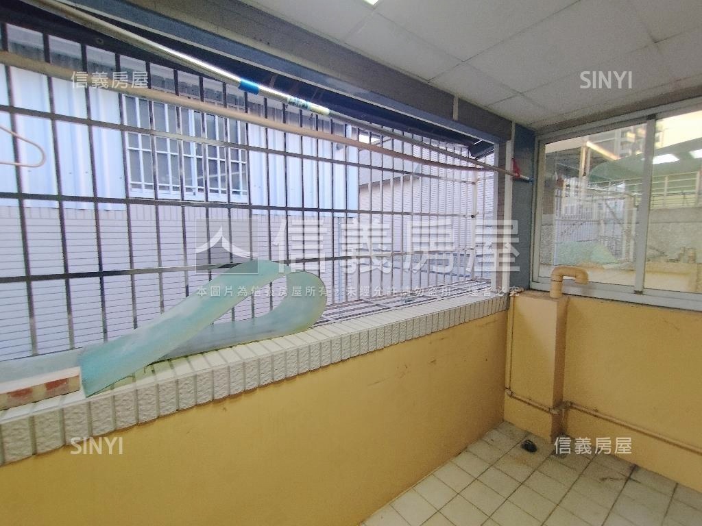 鳳翔社區型採光美車墅房屋室內格局與周邊環境