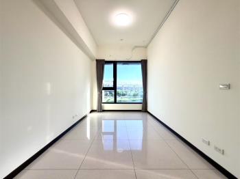 《被陽光擁抱的幸福邊間》