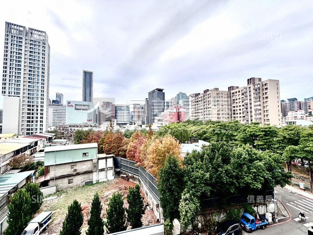 近新光遠百三房平車房屋室內格局與周邊環境