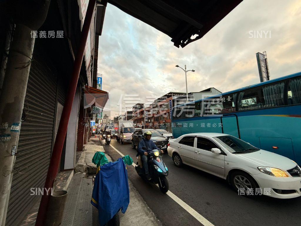 春日路邊間店面房屋室內格局與周邊環境