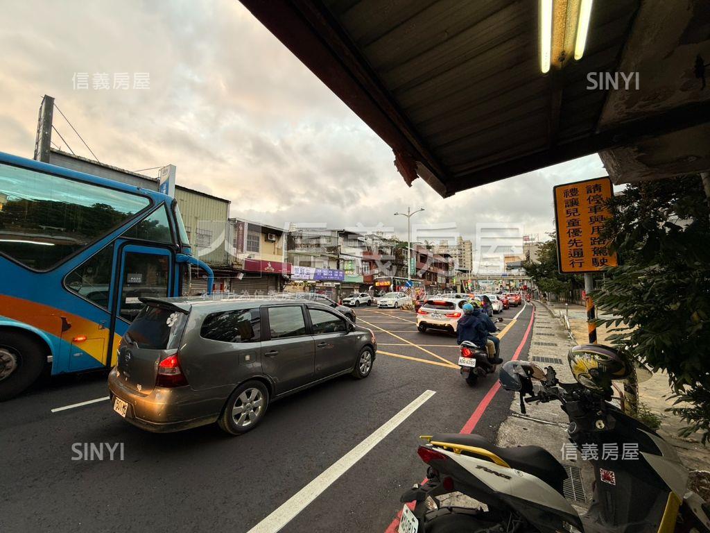 春日路邊間店面房屋室內格局與周邊環境