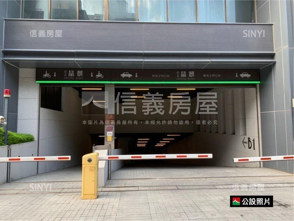 鋼骨高樓邊間四房坡平房屋室內格局與周邊環境