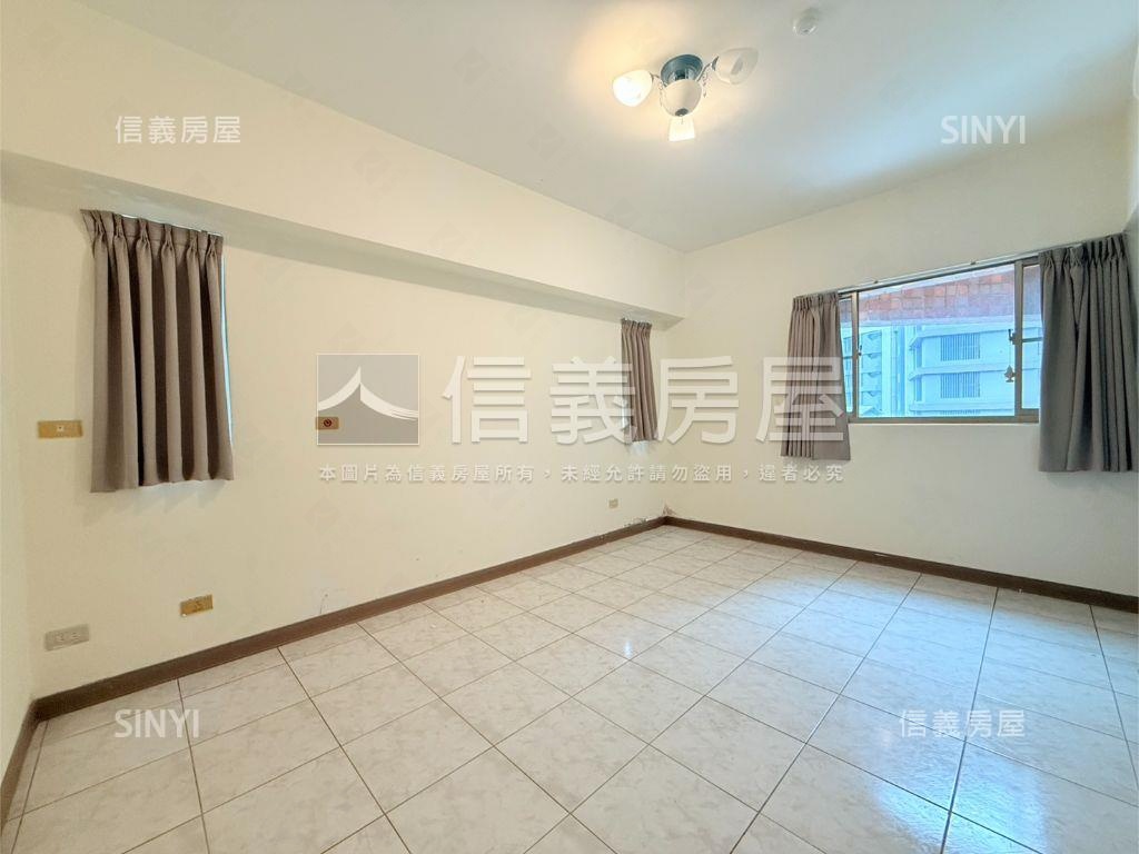 比佛利四房大空間房屋室內格局與周邊環境