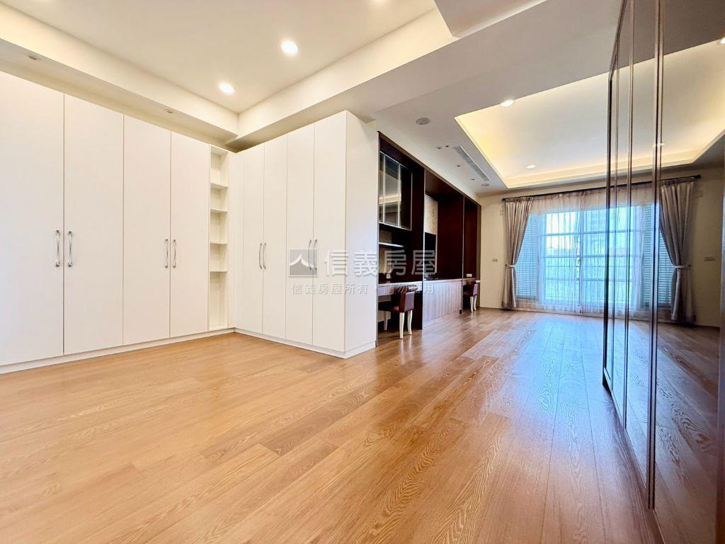 宗大霞觀角窗別墅房屋室內格局與周邊環境