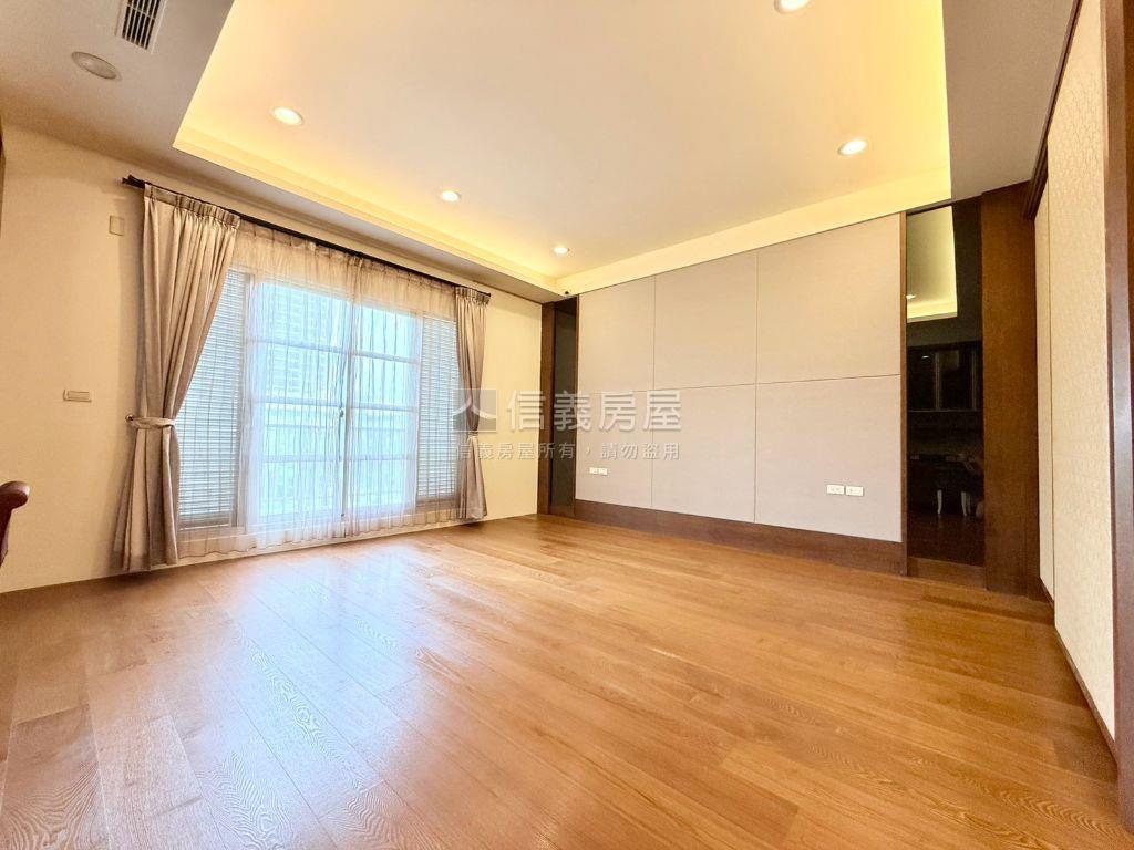 宗大霞觀角窗別墅房屋室內格局與周邊環境