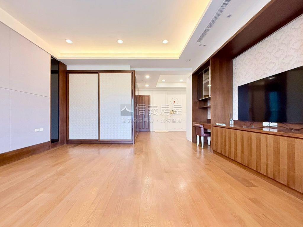宗大霞觀角窗別墅房屋室內格局與周邊環境