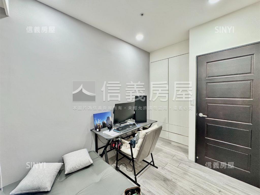 近交流道高樓層美２房車位房屋室內格局與周邊環境