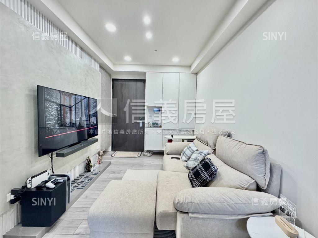 近交流道高樓層美２房車位房屋室內格局與周邊環境