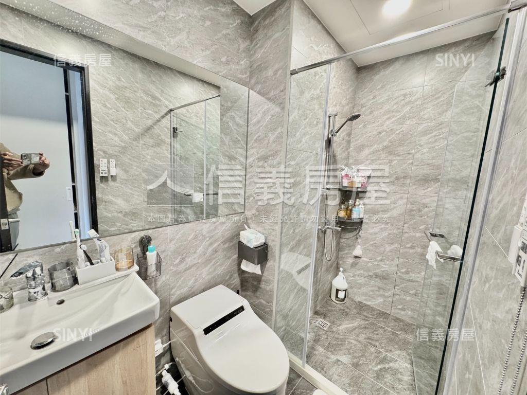 近交流道高樓層美２房車位房屋室內格局與周邊環境