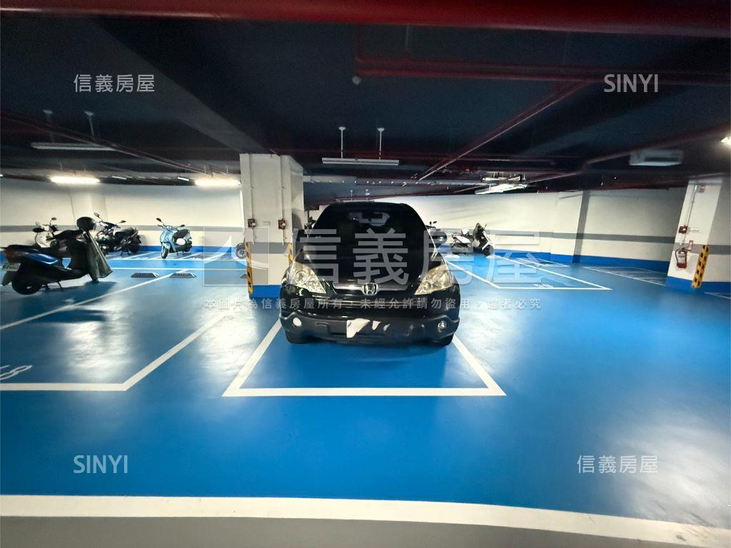 近交流道高樓層美２房車位房屋室內格局與周邊環境