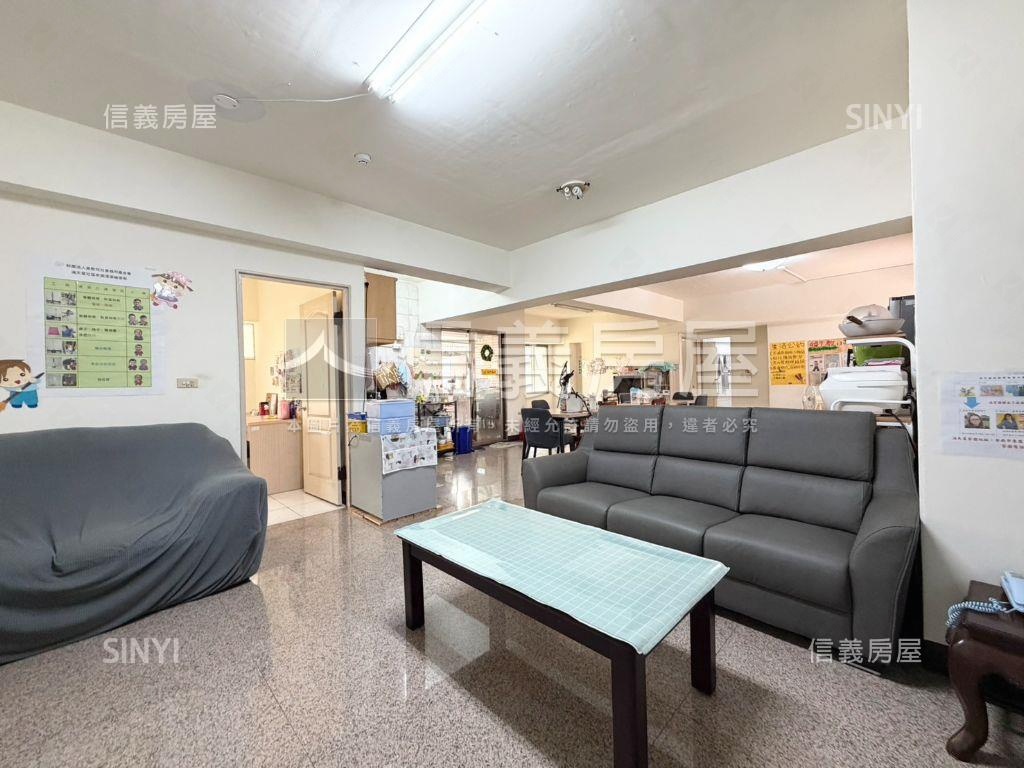 東區文化中心四房車位房屋室內格局與周邊環境