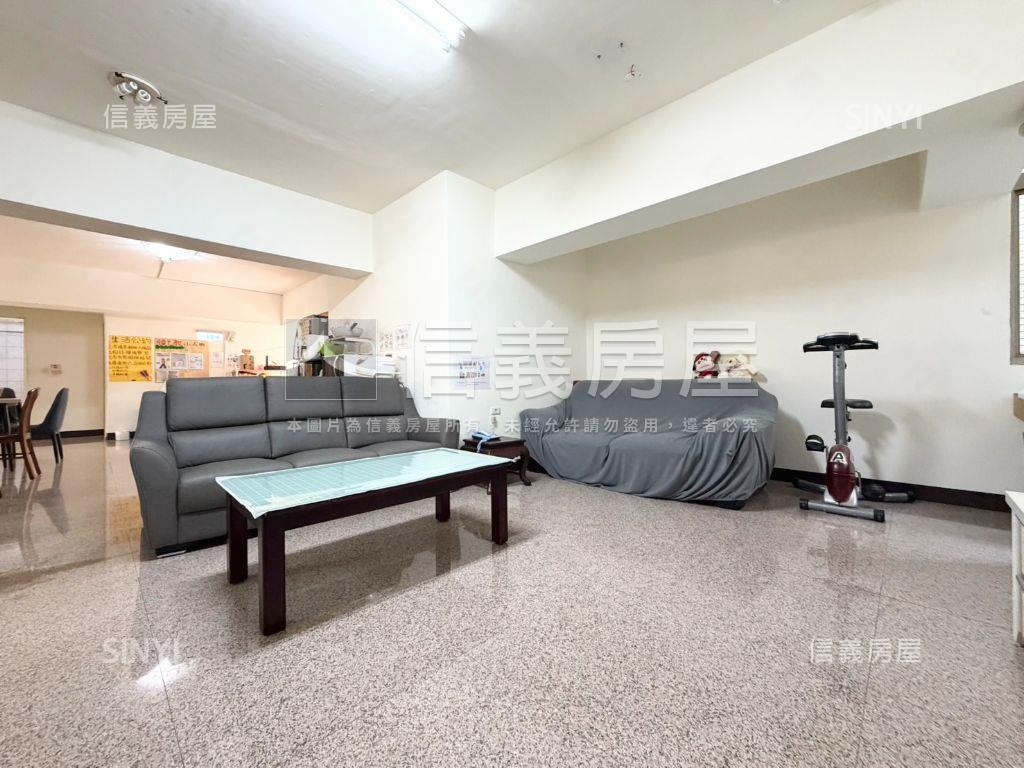 東區文化中心四房車位房屋室內格局與周邊環境