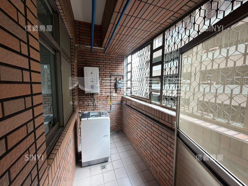 近捷運三民高中理想國三房房屋室內格局與周邊環境