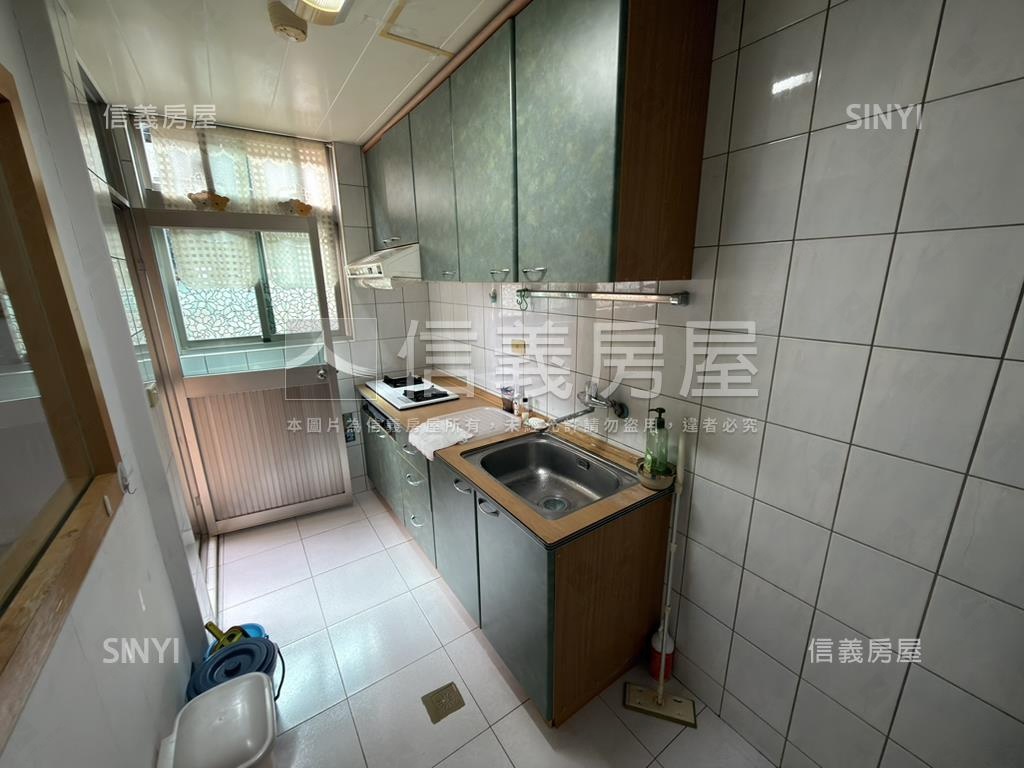 近捷運三民高中理想國三房房屋室內格局與周邊環境