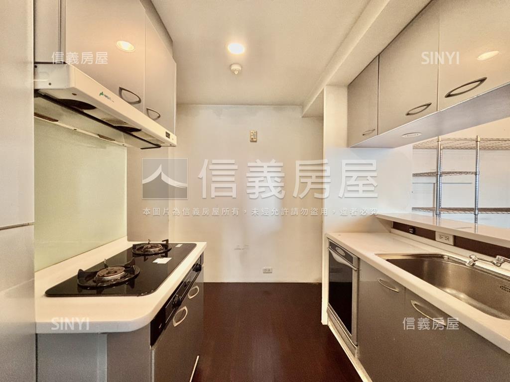 力霸稀有美景３房房屋室內格局與周邊環境