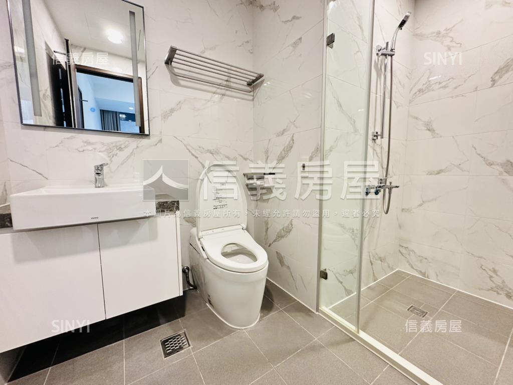 小檜溪美裝潢三房車位房屋室內格局與周邊環境