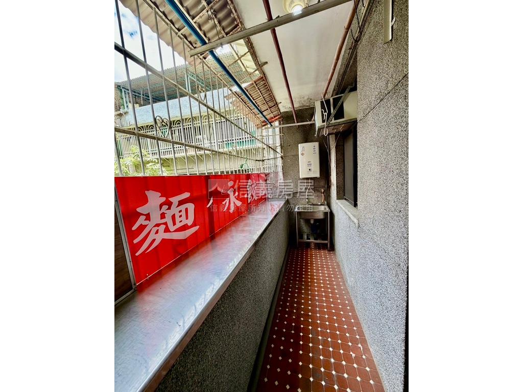 永安捷運站邊間黃金三樓房屋室內格局與周邊環境
