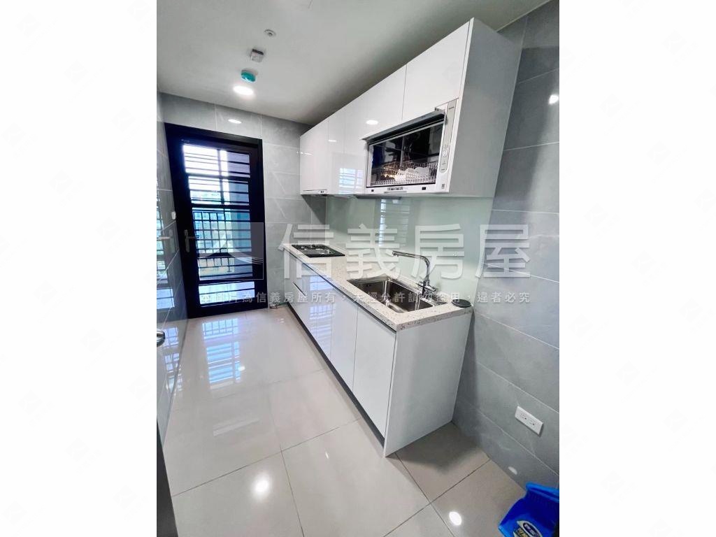 寓上福星三房平面車位房屋室內格局與周邊環境