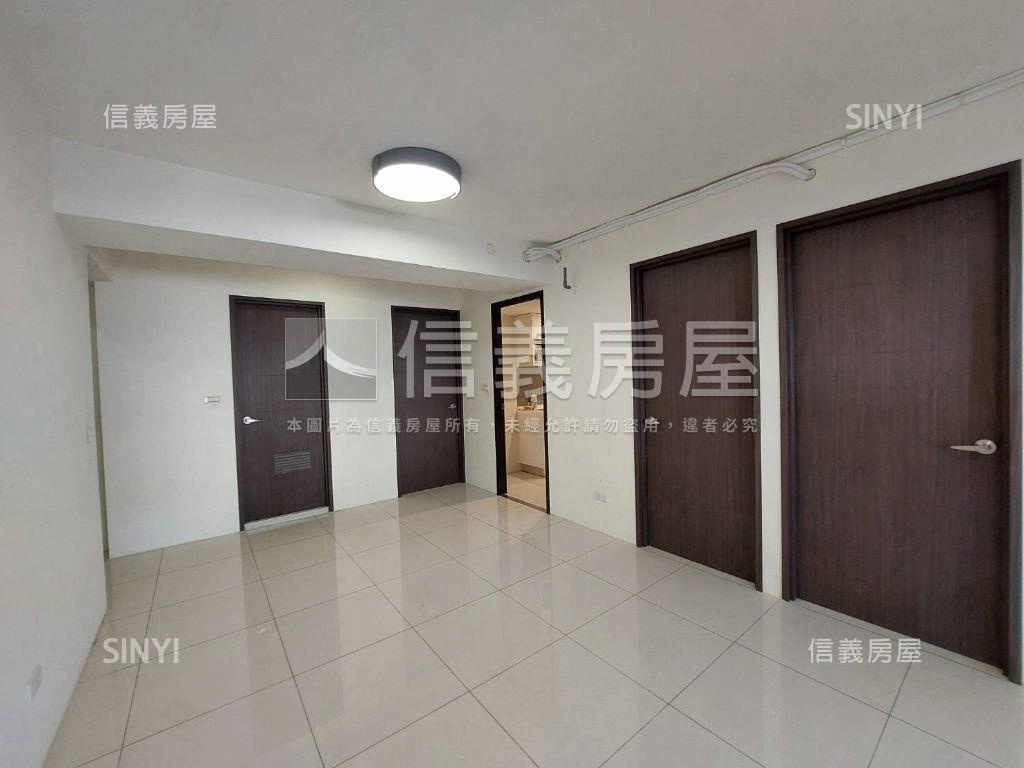 美麗甲山林電梯三房房屋室內格局與周邊環境