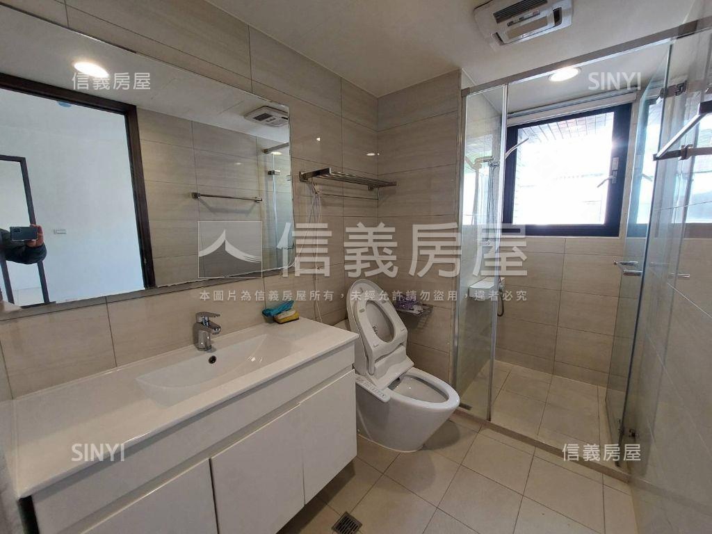 美麗甲山林電梯三房房屋室內格局與周邊環境