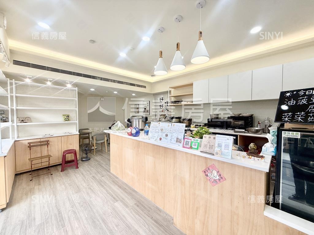 小港面寬約１０米漂亮店面房屋室內格局與周邊環境