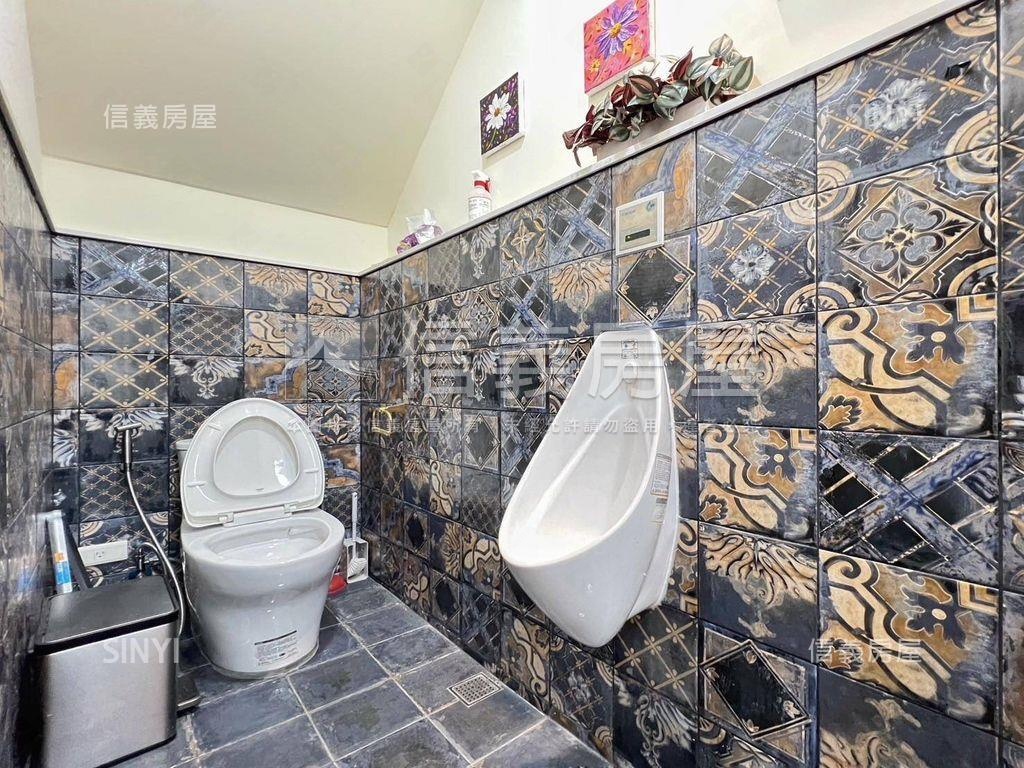 小港面寬約１０米漂亮店面房屋室內格局與周邊環境