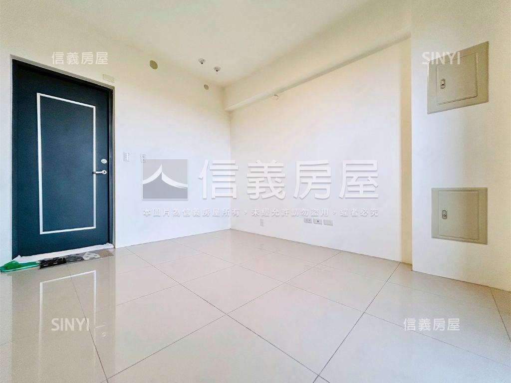 坤悅。美裝潢臨路別墅房屋室內格局與周邊環境