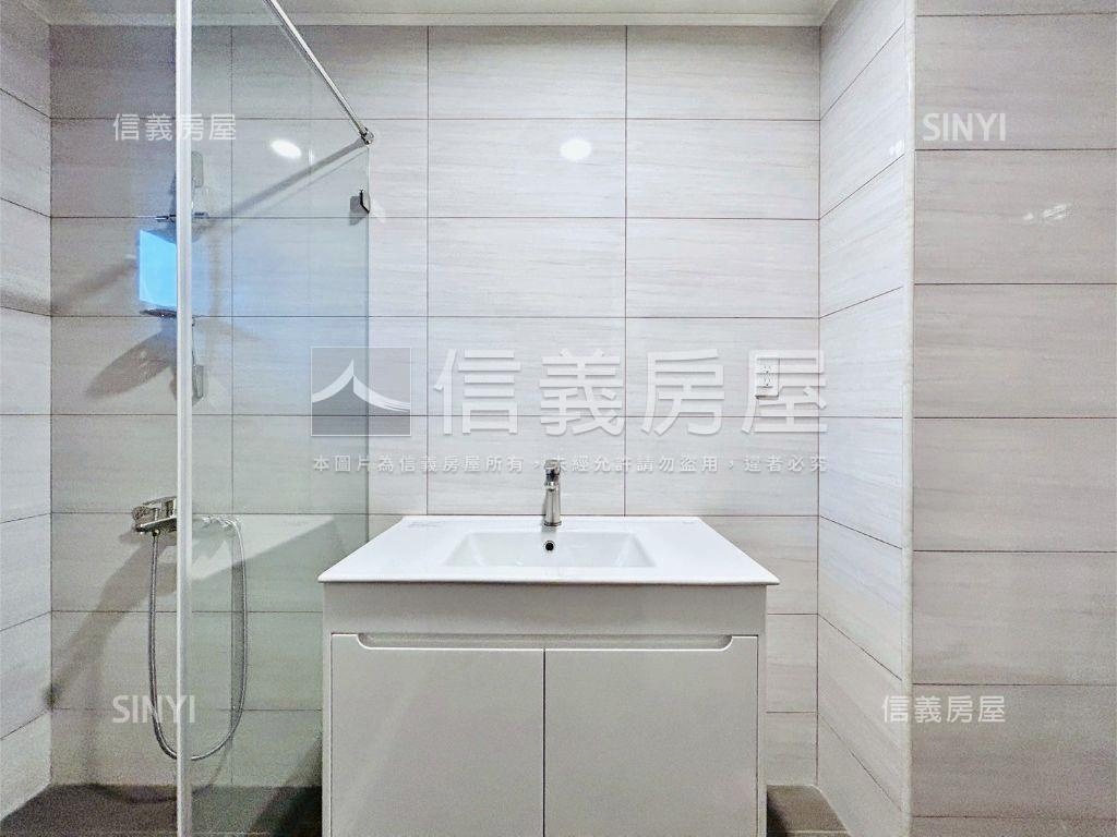 坤悅。美裝潢臨路別墅房屋室內格局與周邊環境