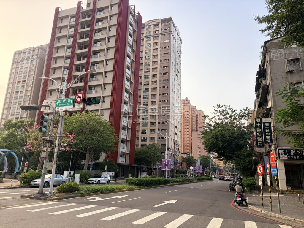 雙十路傳世傳家店面房屋室內格局與周邊環境